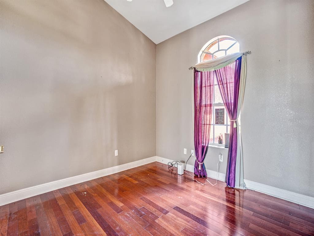 1112 NW 9TH AVENUE photo 15