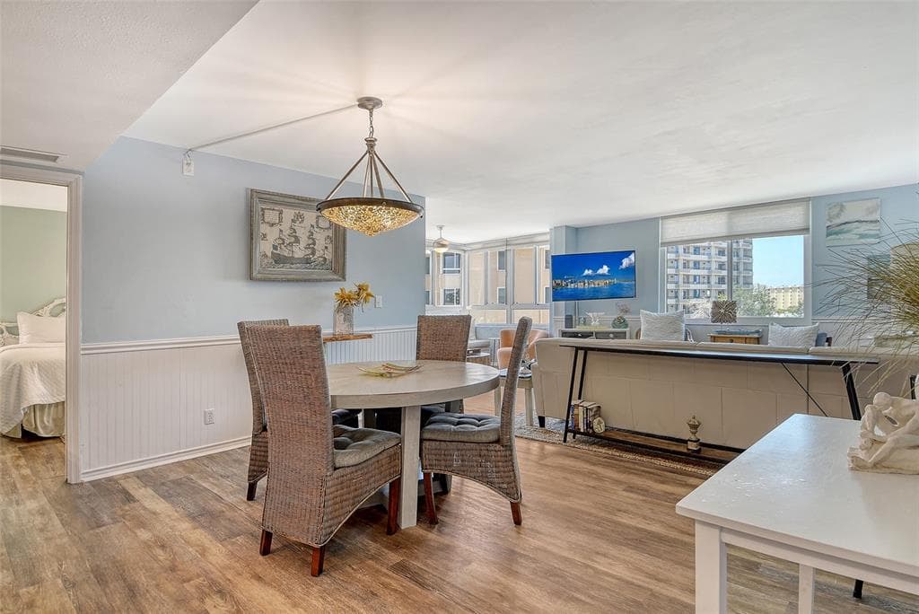 5920 MIDNIGHT PASS ROAD 406 photo 13