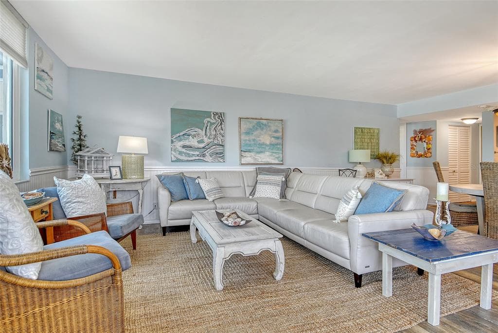 5920 MIDNIGHT PASS ROAD 406 photo 18