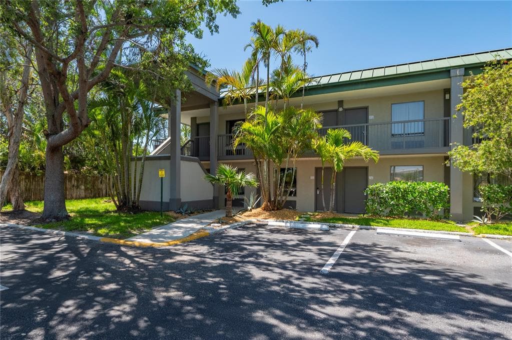 7150 N TAMIAMI TRAIL S-600 photo 7