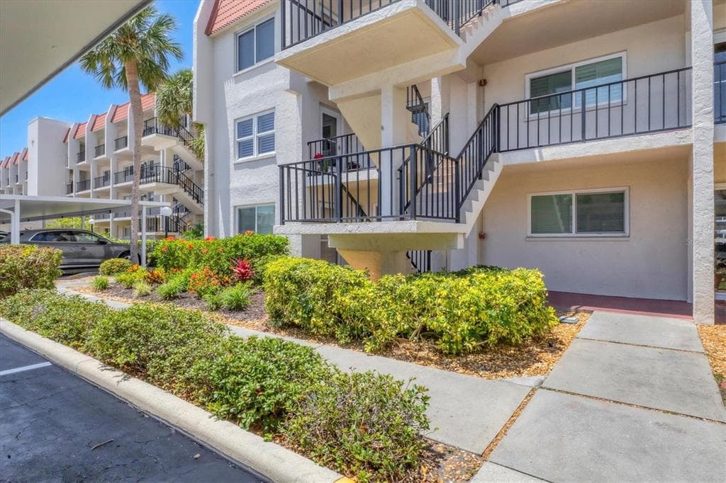 210 SANTA MARIA STREET 244 photo 6