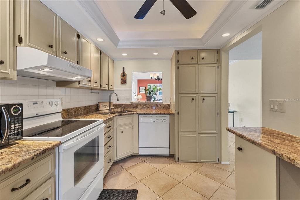210 SANTA MARIA STREET 244 photo 16