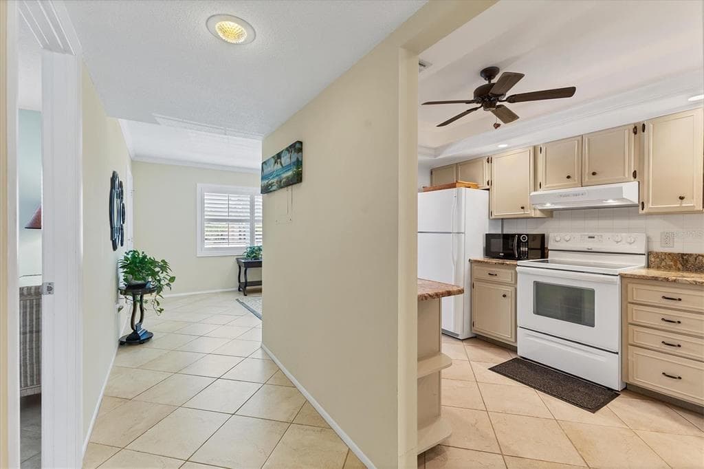 210 SANTA MARIA STREET 244 photo 15