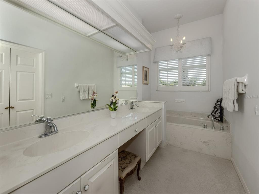 553 FALLBROOK DRIVE photo 16