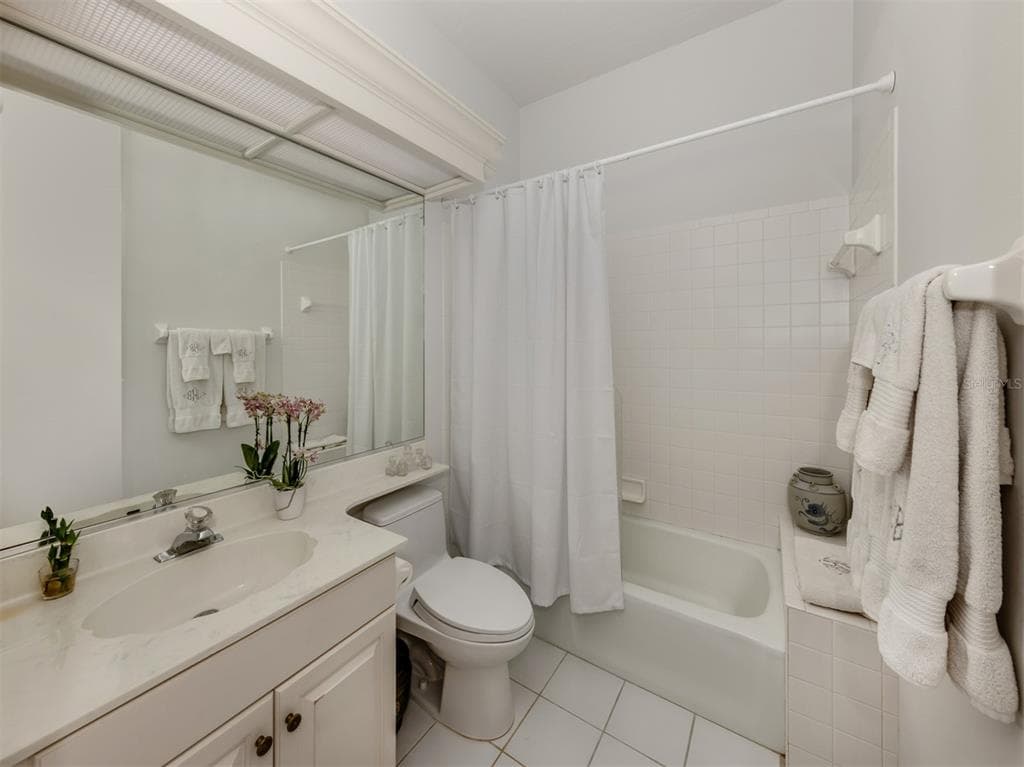 553 FALLBROOK DRIVE photo 19