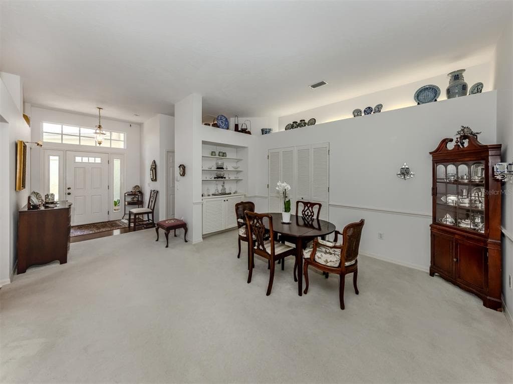 553 FALLBROOK DRIVE photo 4