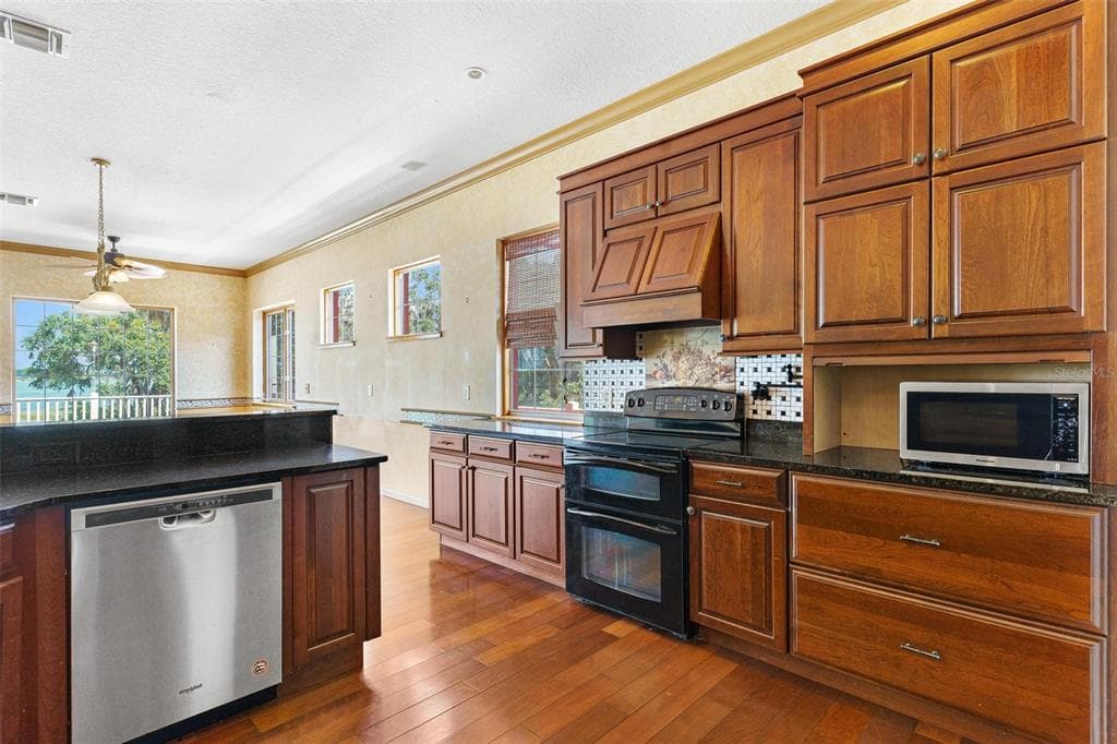 2400 N GRIFFIN DRIVE photo 24
