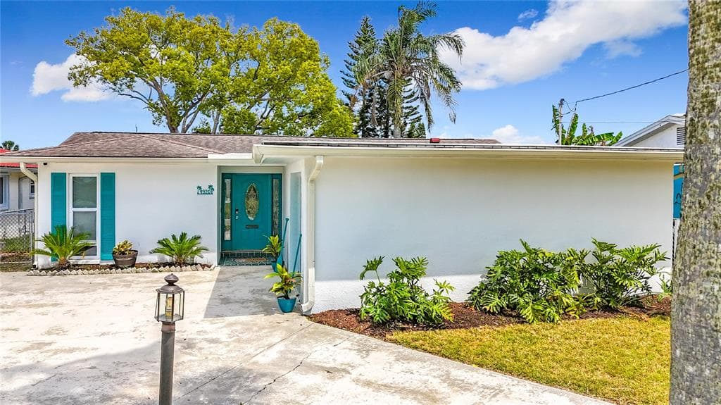 4920 PELICAN DRIVE 2