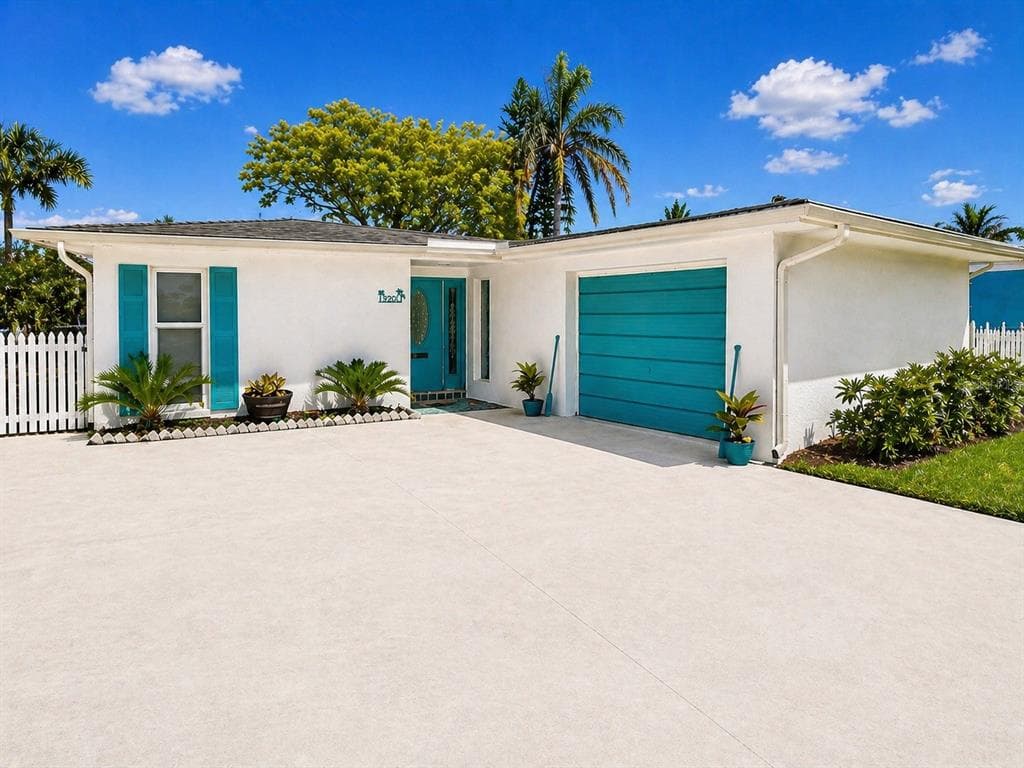 4920 PELICAN DRIVE 1