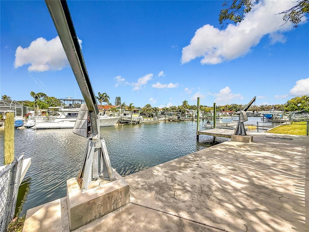 4920 PELICAN DRIVE 5