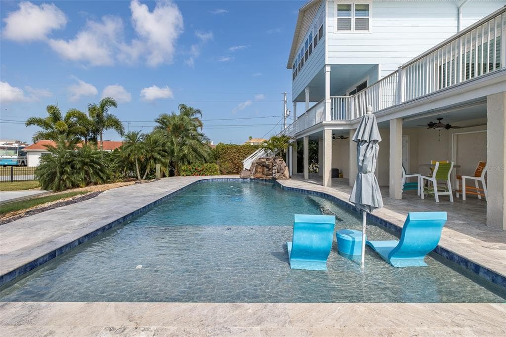 5040 WATERSIDE DRIVE photo 6