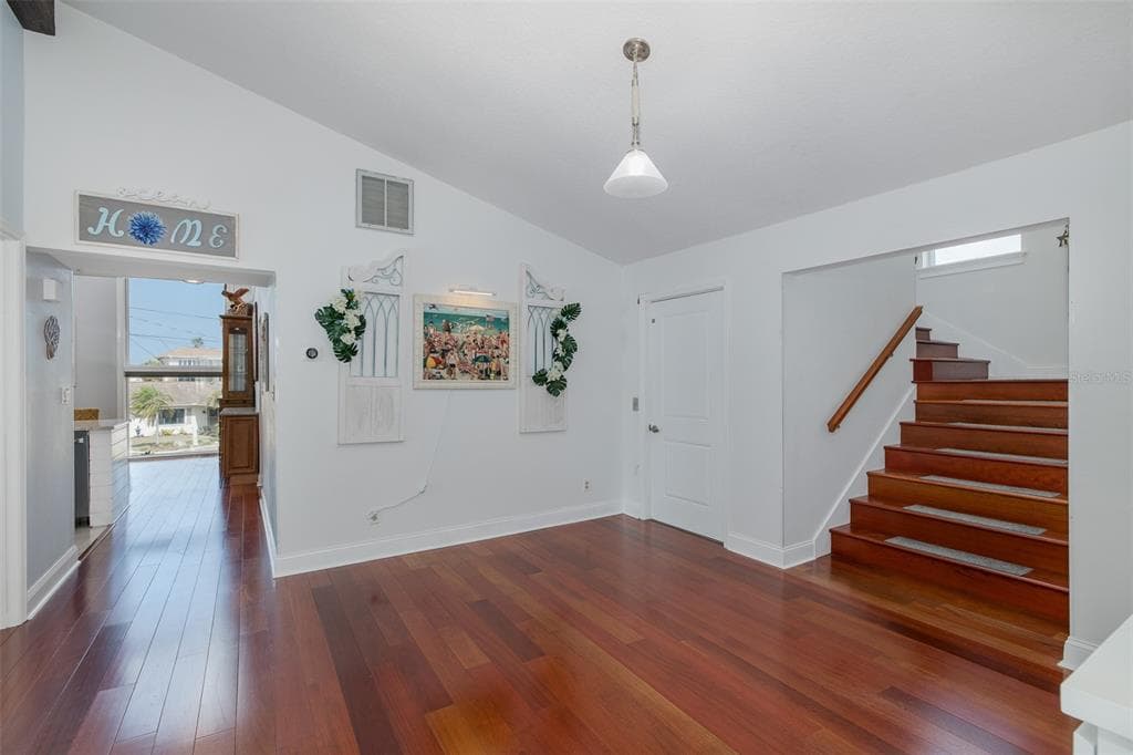5040 WATERSIDE DRIVE photo 17