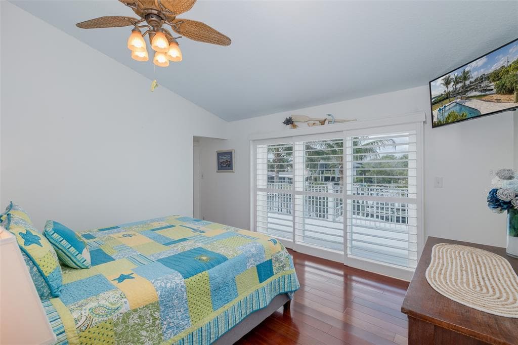 5040 WATERSIDE DRIVE photo 18