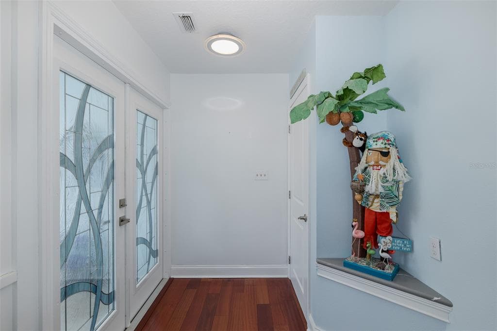 5040 WATERSIDE DRIVE photo 15