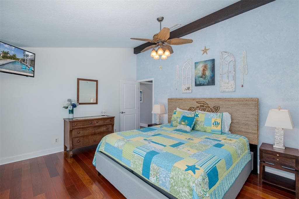 5040 WATERSIDE DRIVE photo 19