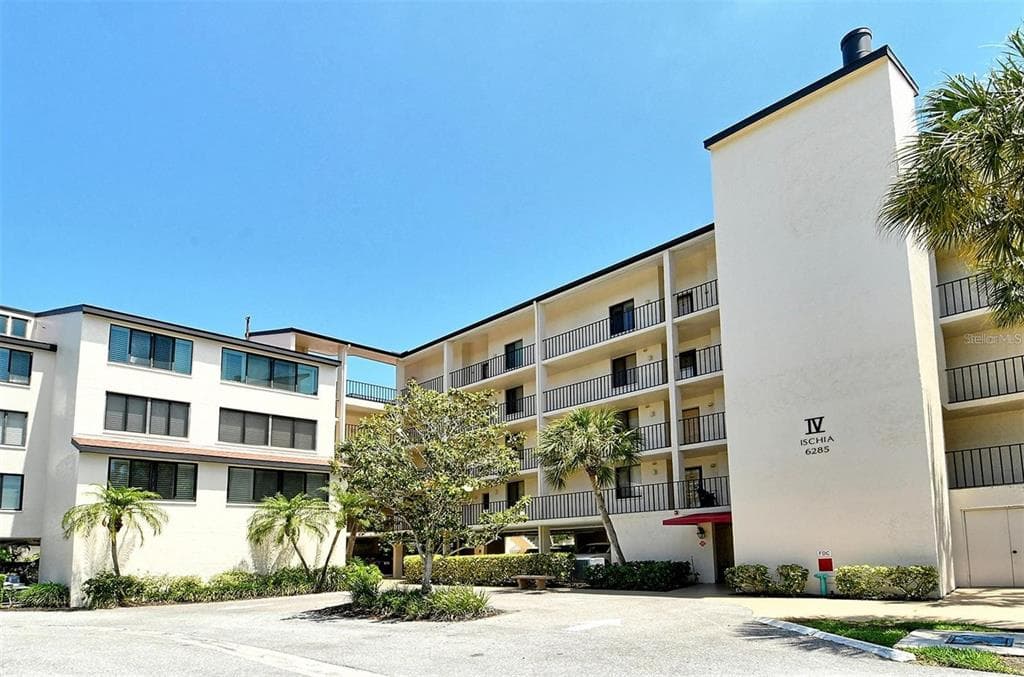 6285 MIDNIGHT PASS ROAD 403 photo 24