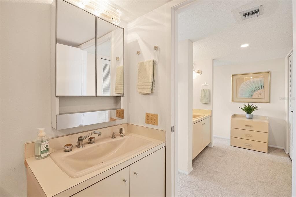 6285 MIDNIGHT PASS ROAD 403 photo 18