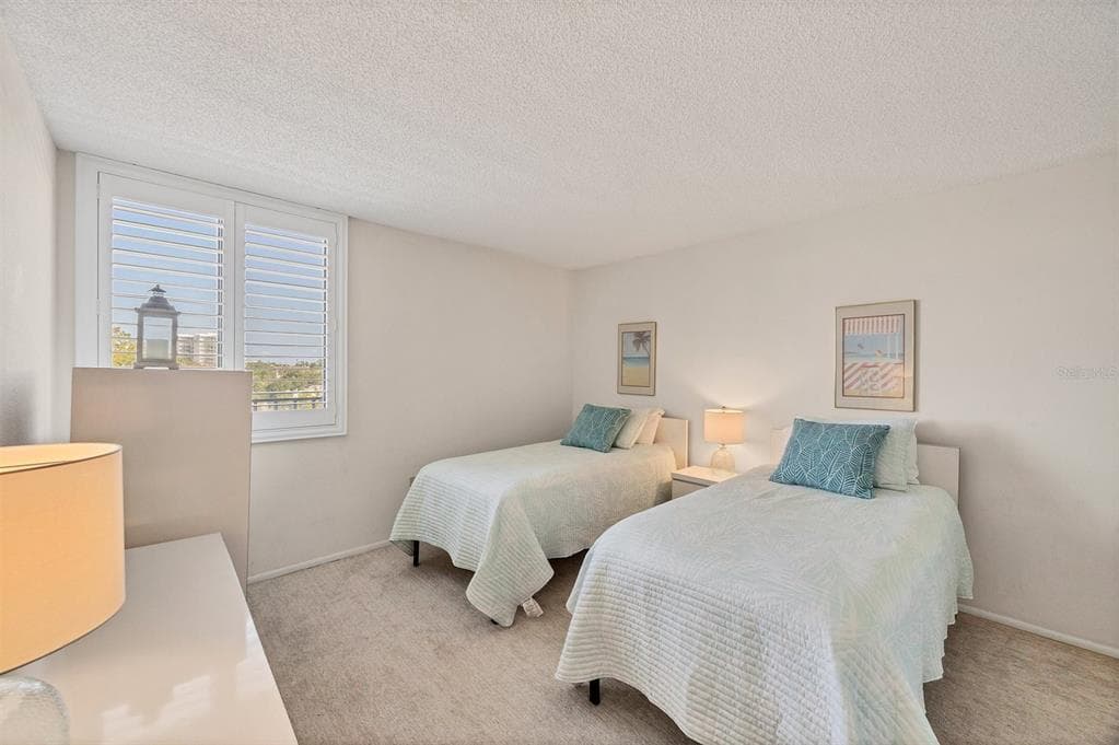 6285 MIDNIGHT PASS ROAD 403 photo 19