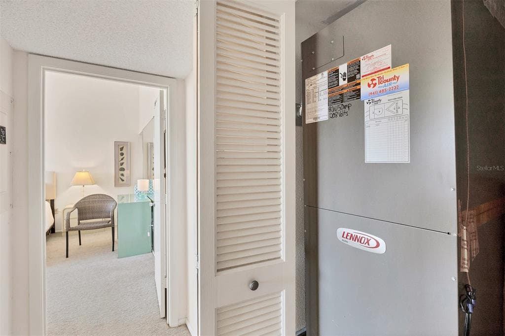 6285 MIDNIGHT PASS ROAD 403 photo 21