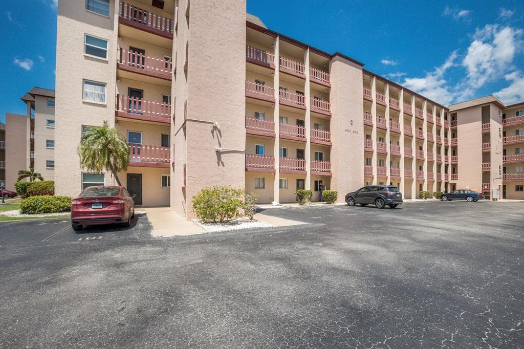 4015 LAKE BAYSHORE DRIVE 108 photo 1