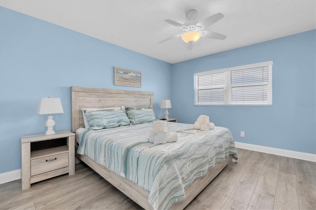 18650 GULF BOULEVARD 203 photo 17