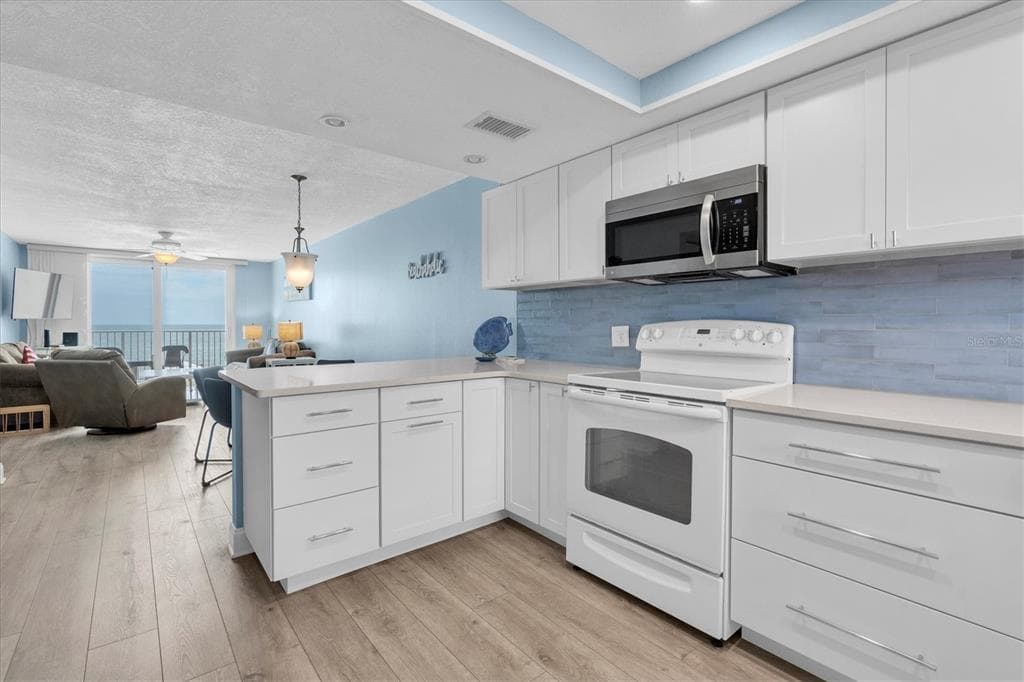 18650 GULF BOULEVARD 203 photo 12