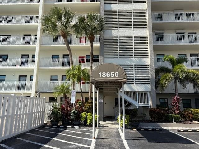 18650 GULF BOULEVARD 203 photo 4