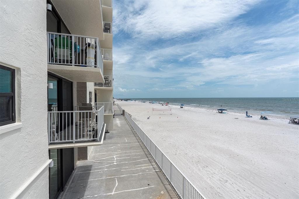 18650 GULF BOULEVARD 203 photo 25