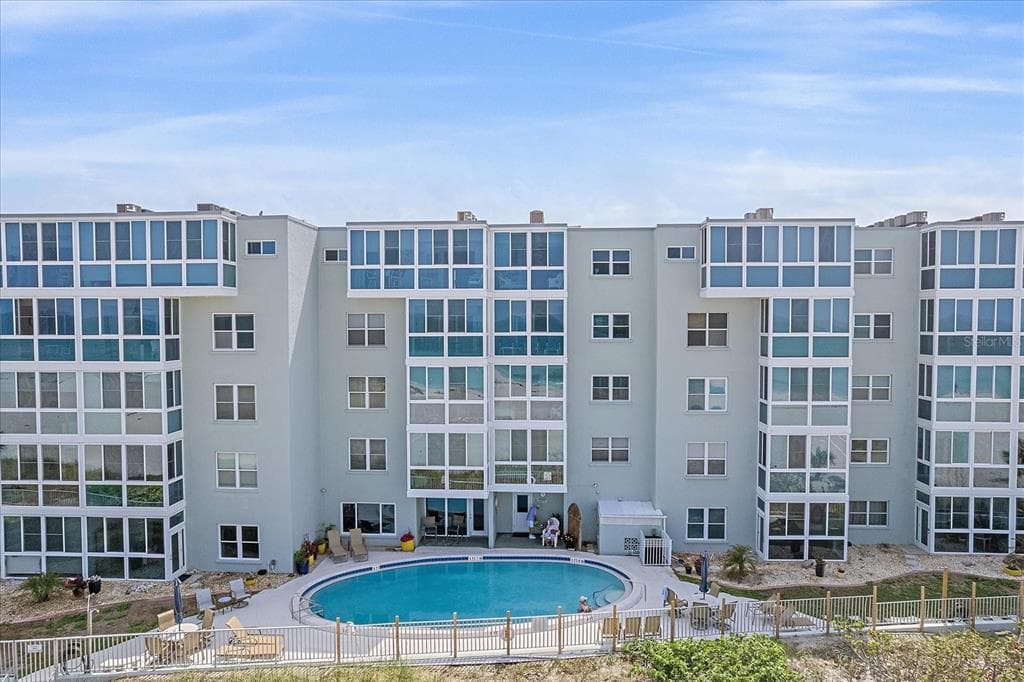 950 TARPON CENTER DRIVE 504 photo 23