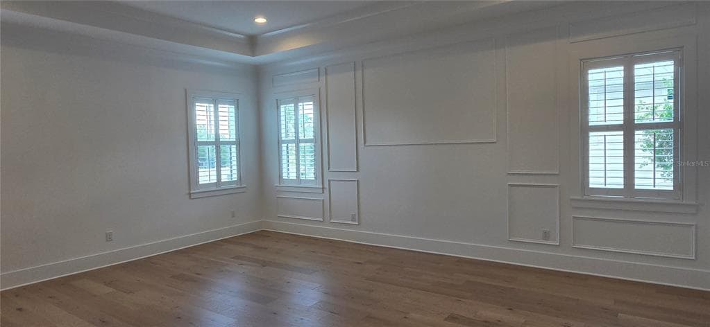 690 GENEVA PLACE photo 11