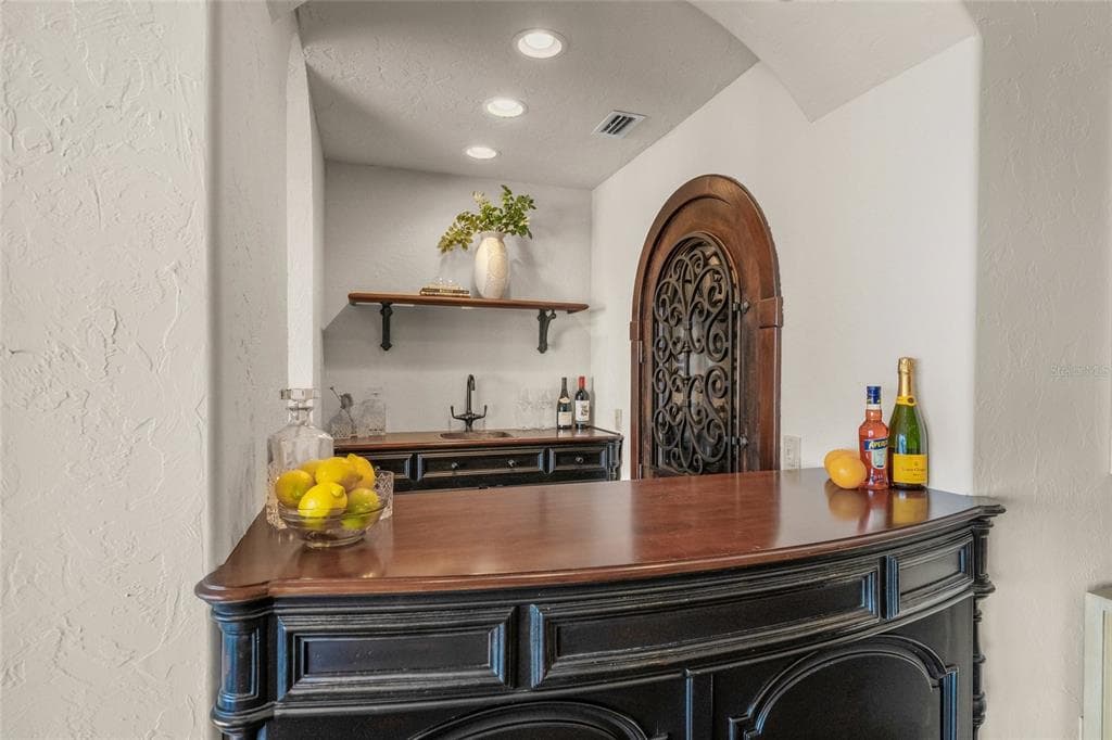 3576 SAN REMO TERRACE photo 20
