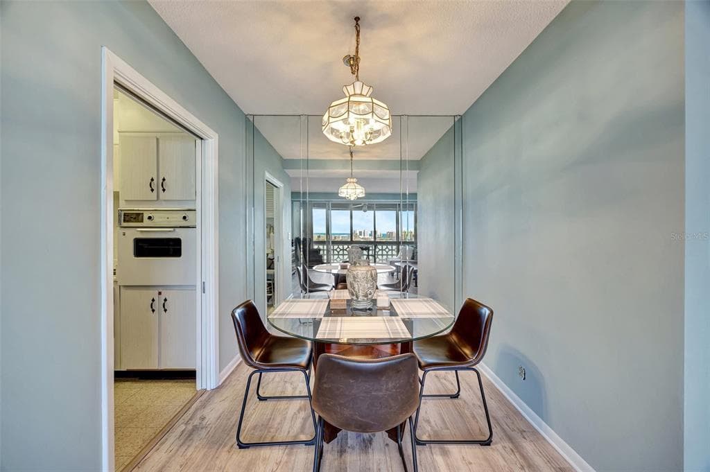31 ISLAND WAY 1403 photo 7