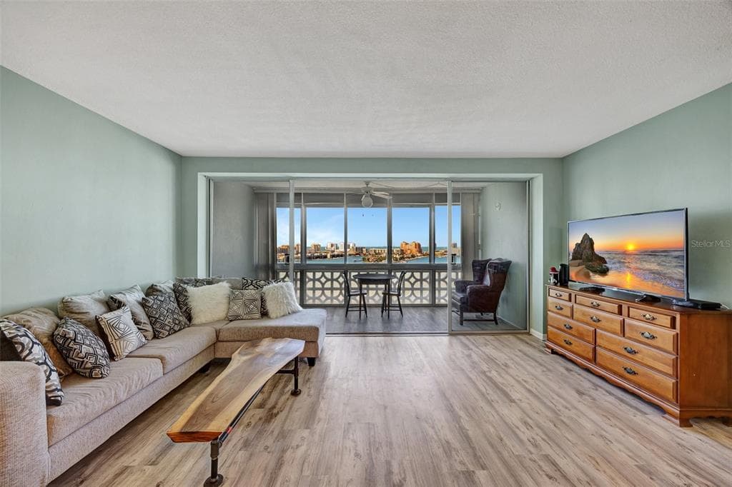 31 ISLAND WAY #1403 5