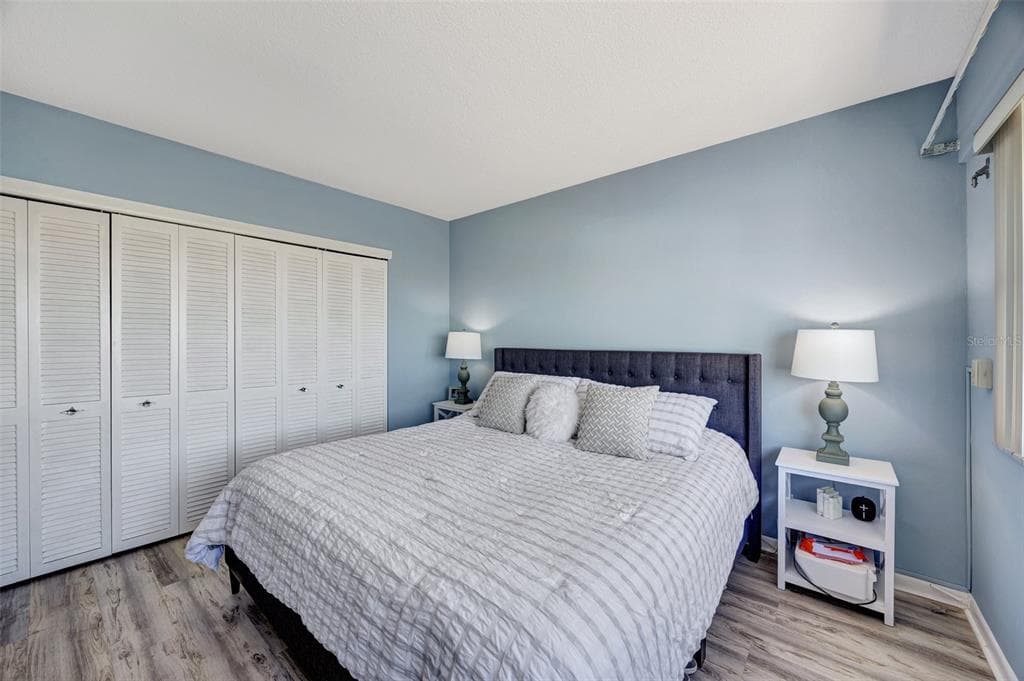 31 ISLAND WAY 1403 photo 11