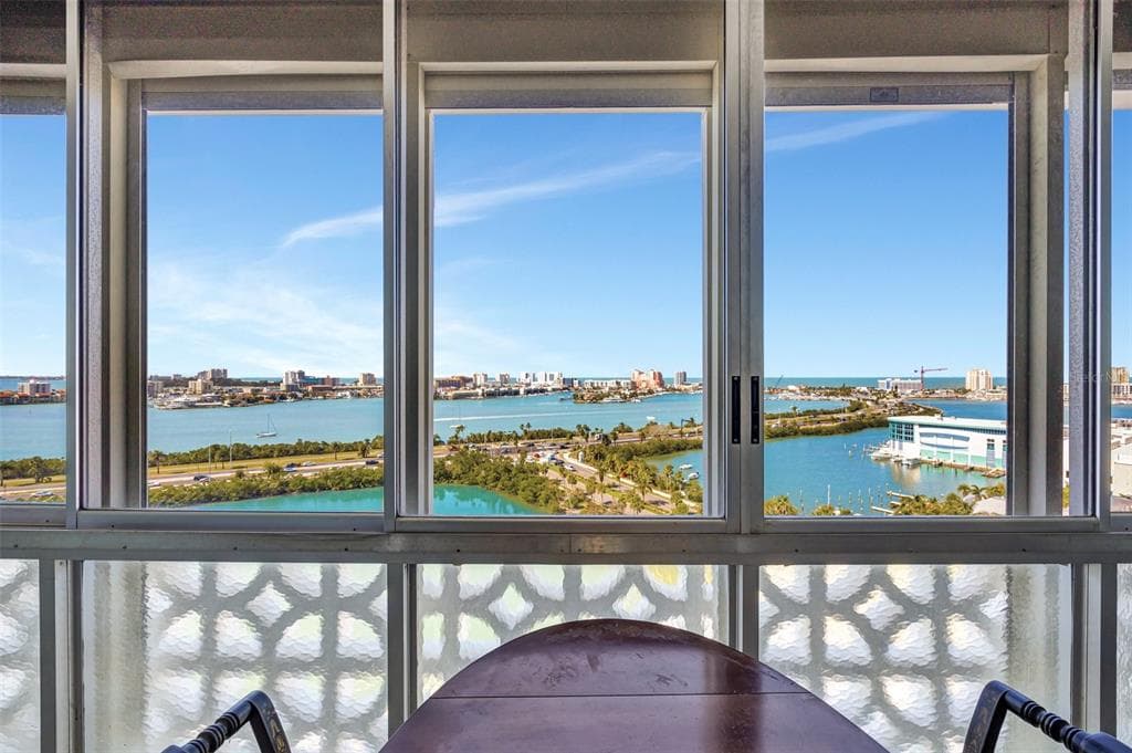 31 ISLAND WAY 1403 photo 8