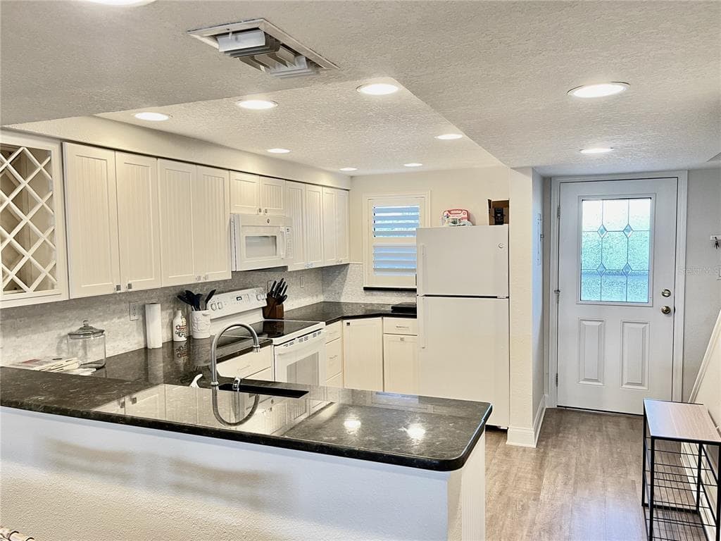 2100 N PENINSULA AVENUE 216 photo 8