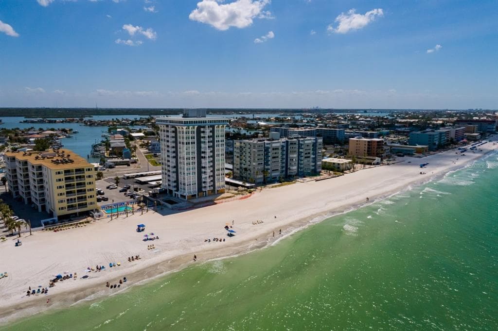 17408 GULF BOULEVARD 203 photo 3