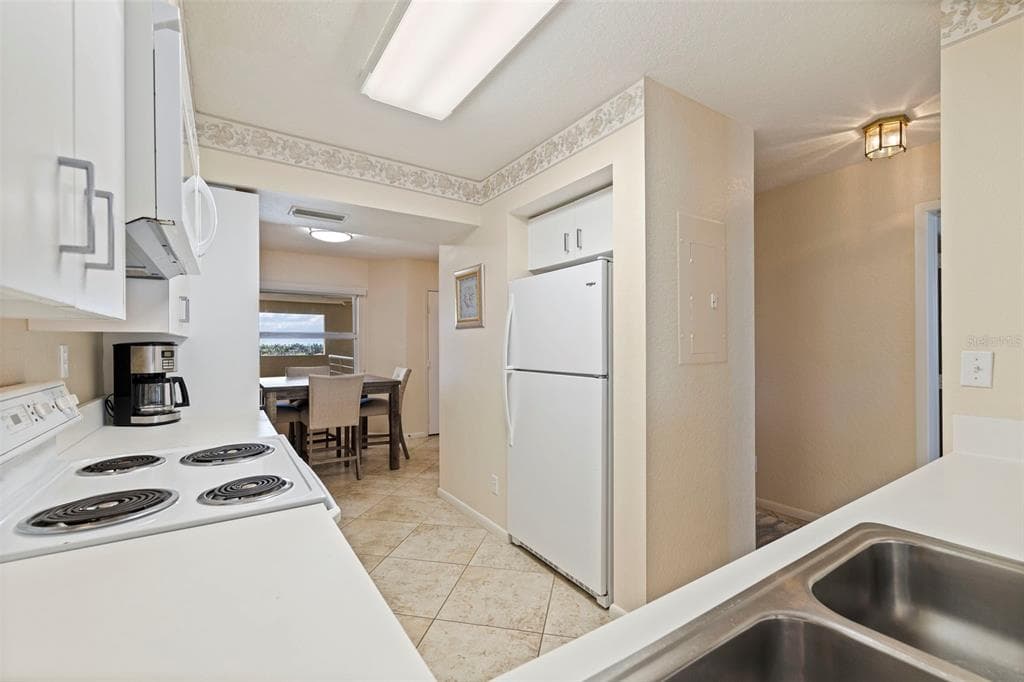 6105 BAHIA DEL MAR CIRCLE 683 photo 12