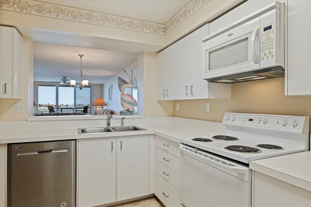 6105 BAHIA DEL MAR CIRCLE 683 photo 11