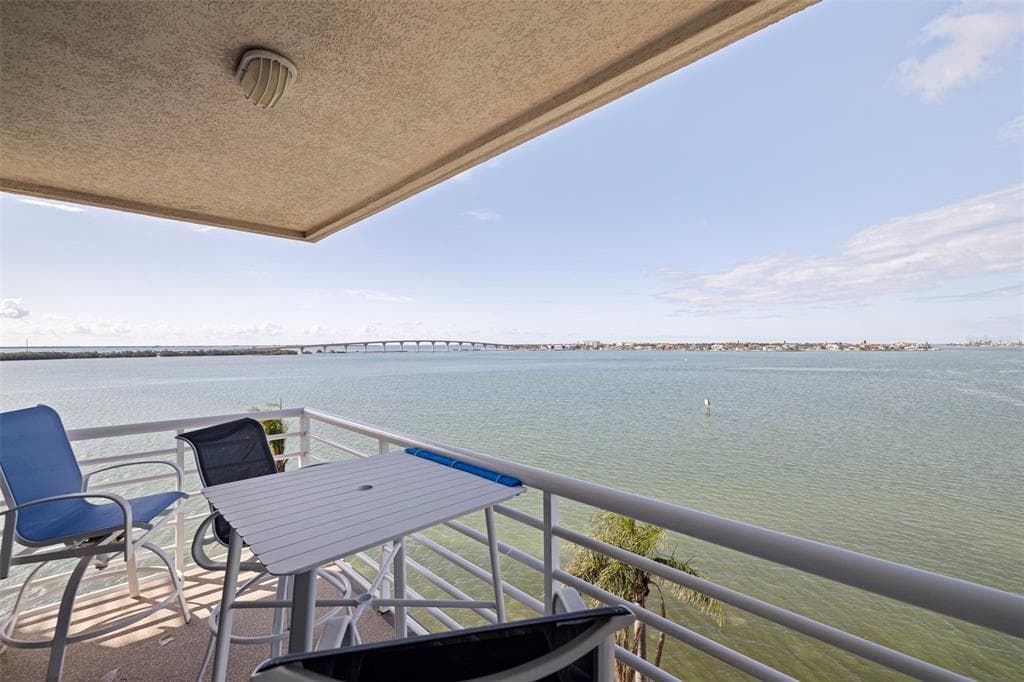 6105 BAHIA DEL MAR CIRCLE 683 photo 4