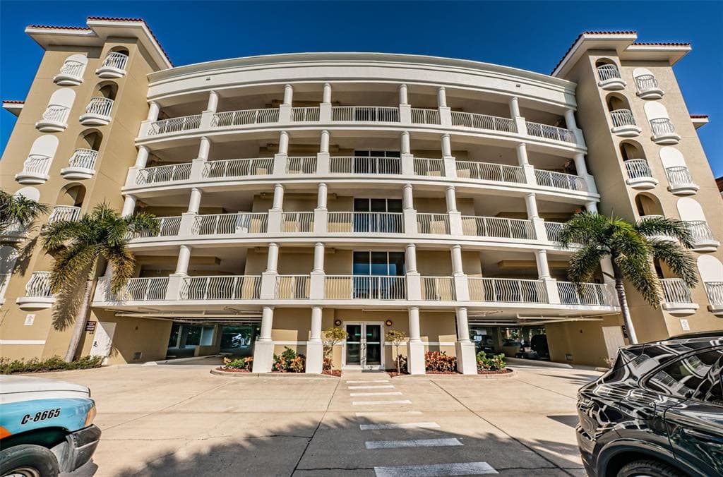 3805 GULF BOULEVARD 504 photo 2