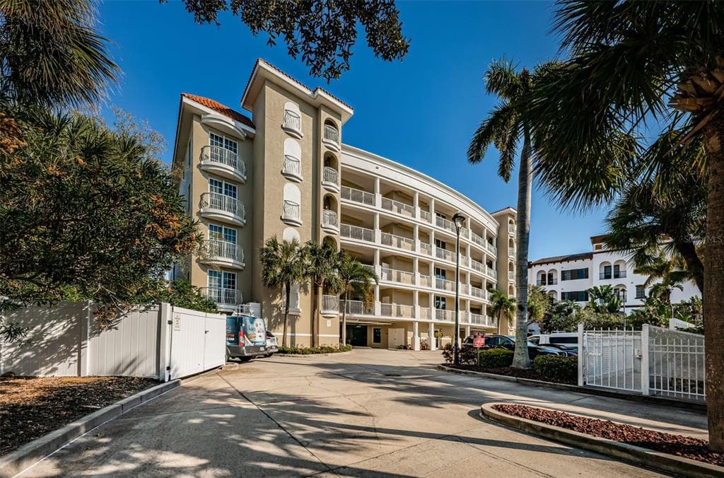 3805 GULF BOULEVARD 504 photo 1