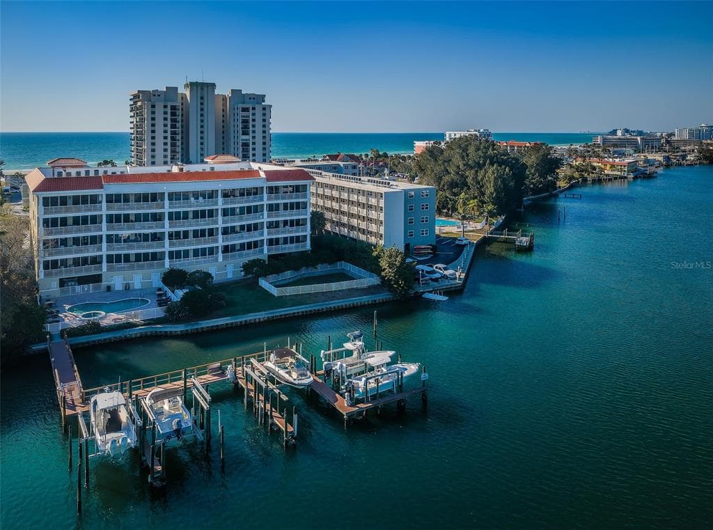 3805 GULF BOULEVARD 504 photo 4