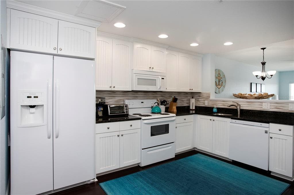 399 2ND STREET 417 photo 6