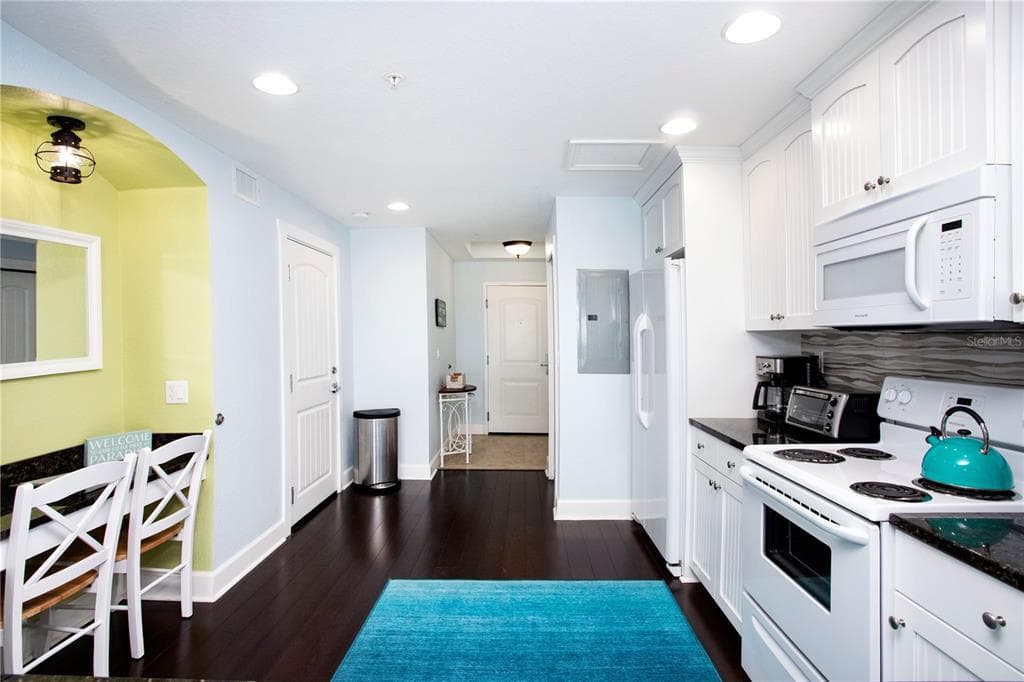 399 2ND STREET 417 photo 5
