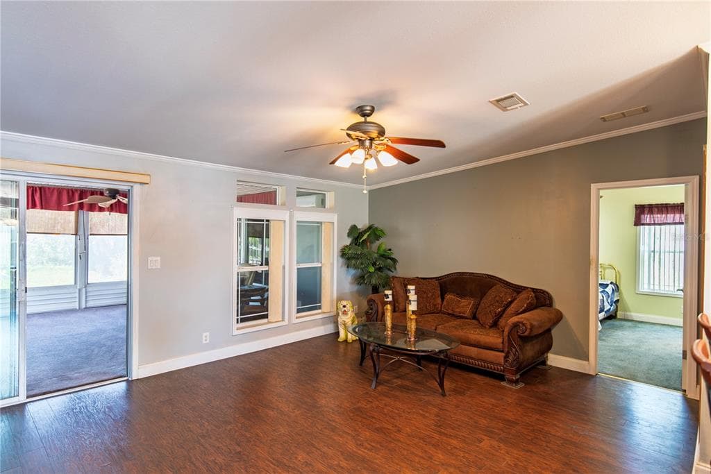 28 WINDMILL BOULEVARD photo 5
