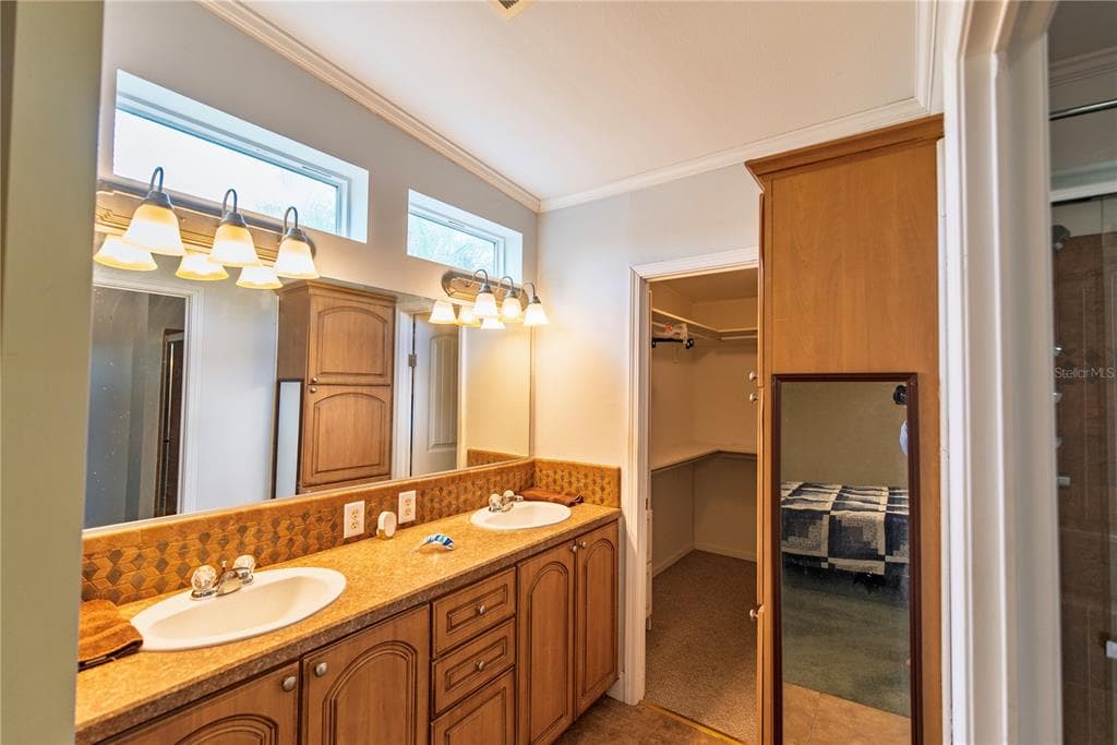 28 WINDMILL BOULEVARD photo 14