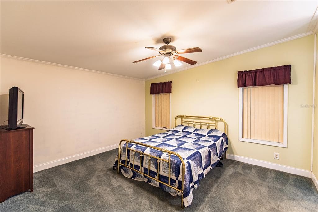 28 WINDMILL BOULEVARD photo 11