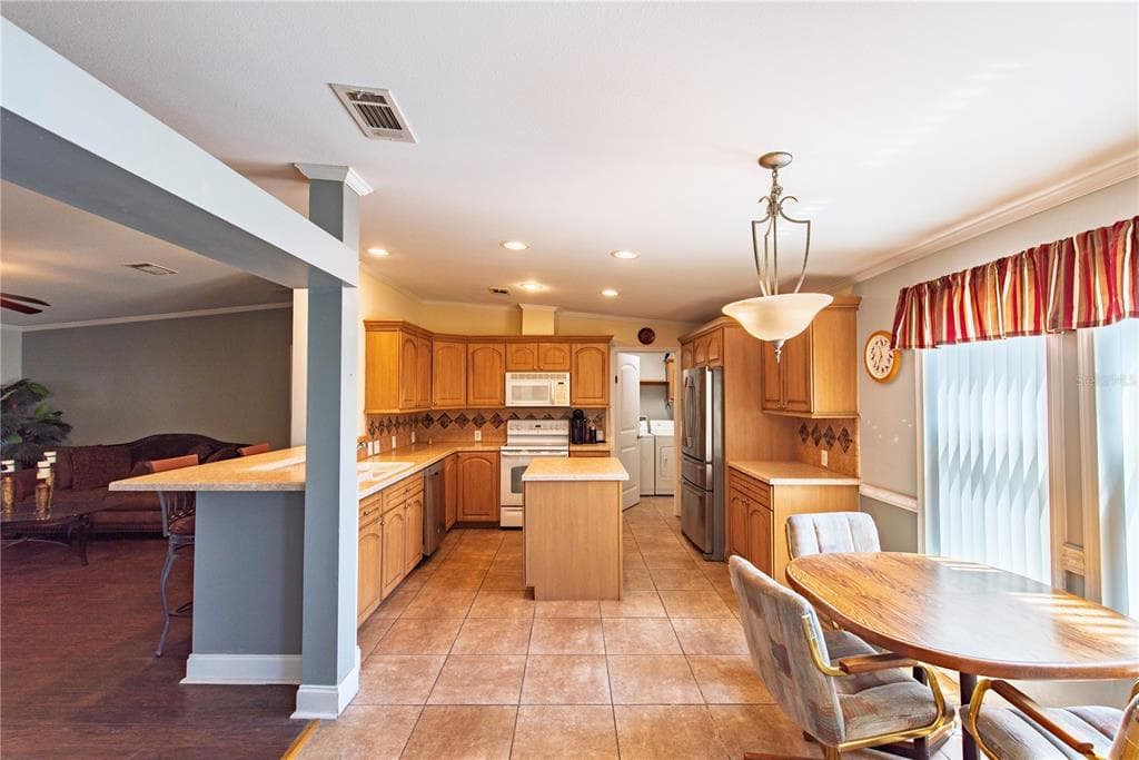 28 WINDMILL BOULEVARD photo 4