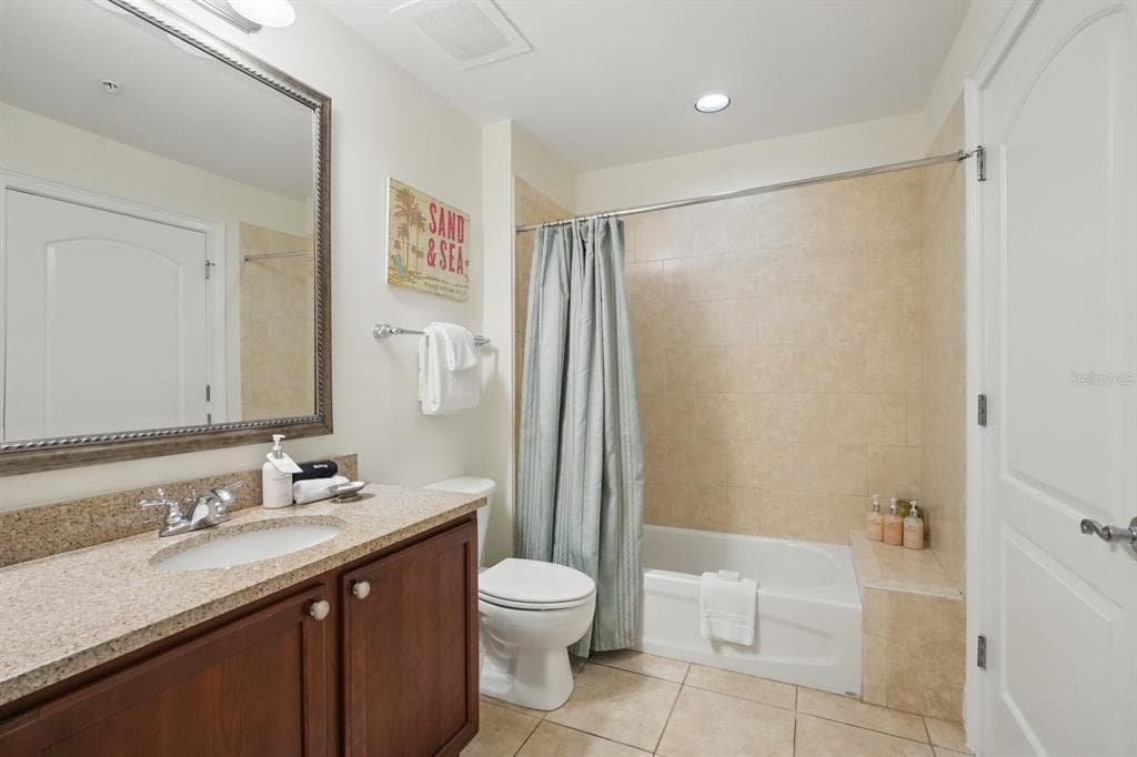 102 YACHT HARBOR DRIVE 263 photo 23